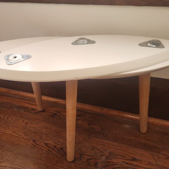 A Pair (x2): 3-Legged Coffee or Side Tables - Picture 9 of 12